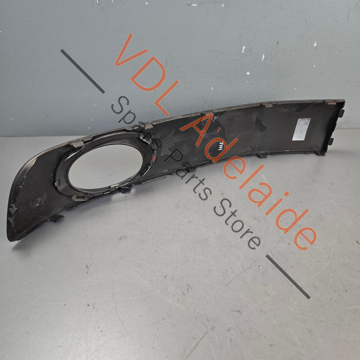 7E5807490B 7E5807490E   VW Transporter T5 Front Bumper Lower Right Fog Light Trim Cover 7E5807490B 7E5807490E