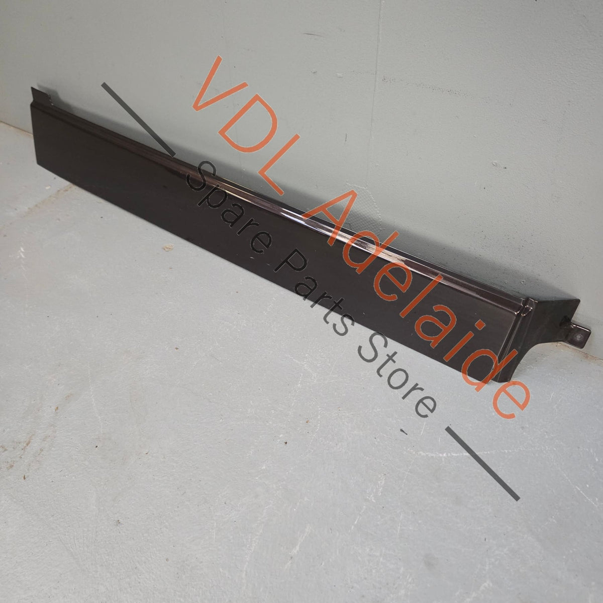 7H1843795H    VW Transporter T5 Left Sliding Door lower Trim Cover 7H1843795H