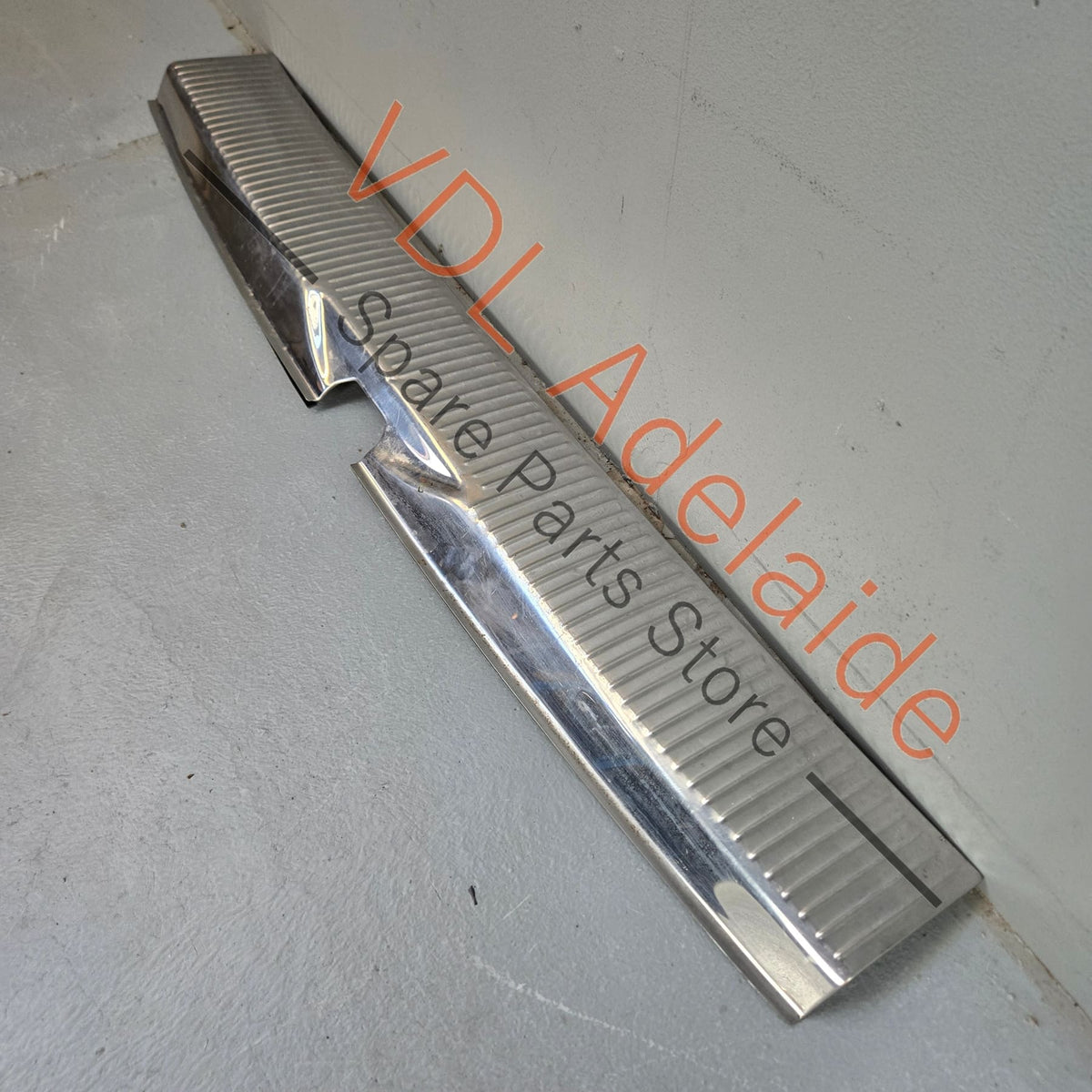 7H5863459B    VW Transporter T5 T6 Tailgate Load Edge Strip Stainless Steel 7H5863459B