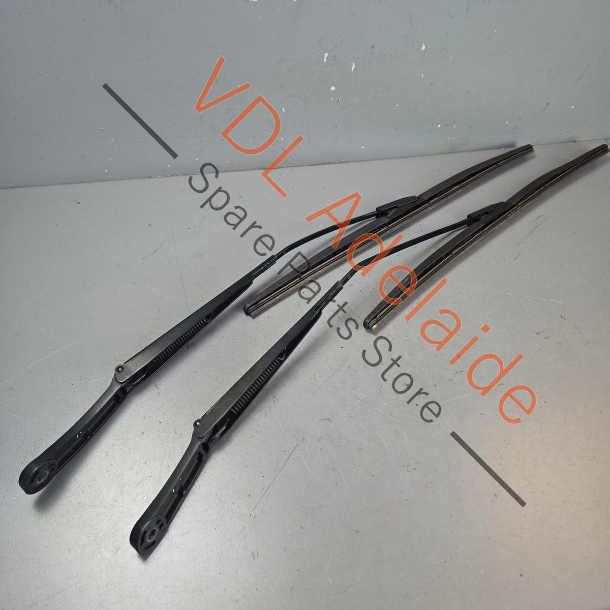 7E2955410A 7E2955409A 7E2955410C 7E2955409C VW Transporter T5 T6 Windscreen Wiper Arm Set for RHD