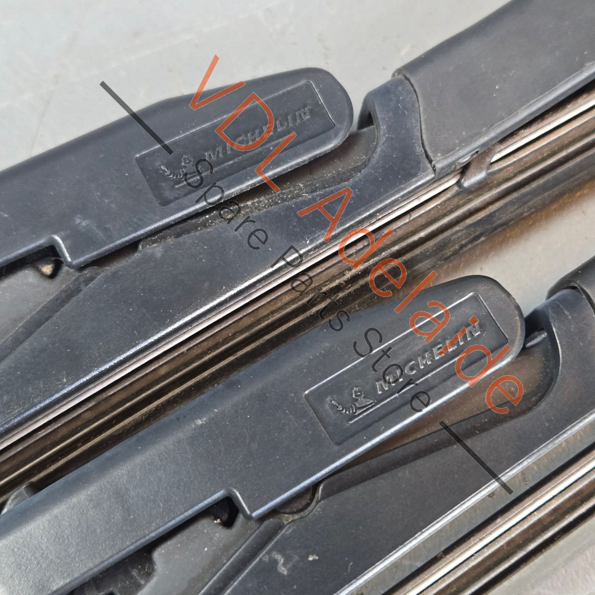 7E2955410A 7E2955409A 7E2955410C 7E2955409C VW Transporter T5 T6 Windscreen Wiper Arm Set for RHD