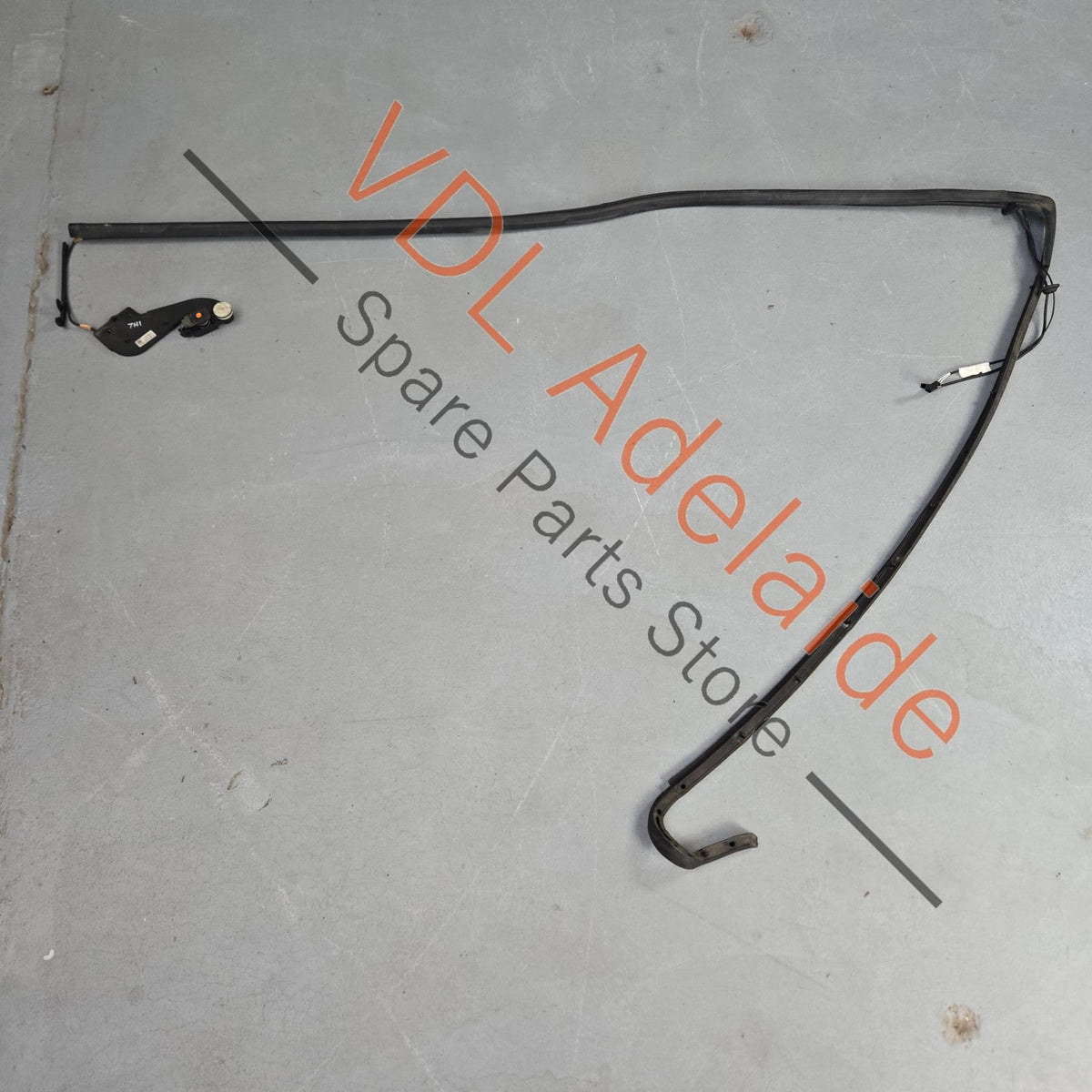 7H0843435Q 7E0843435C   VW Transporter T5 T6 Left Side Door Roller Guide 7H0843435Q 7E0843435C