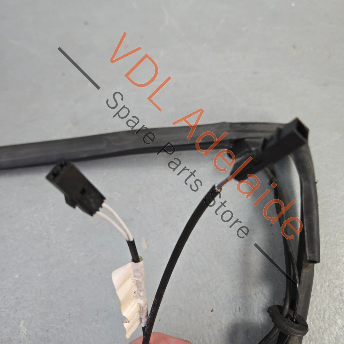 7H0843435Q 7E0843435C   VW Transporter T5 T6 Left Side Door Roller Guide 7H0843435Q 7E0843435C