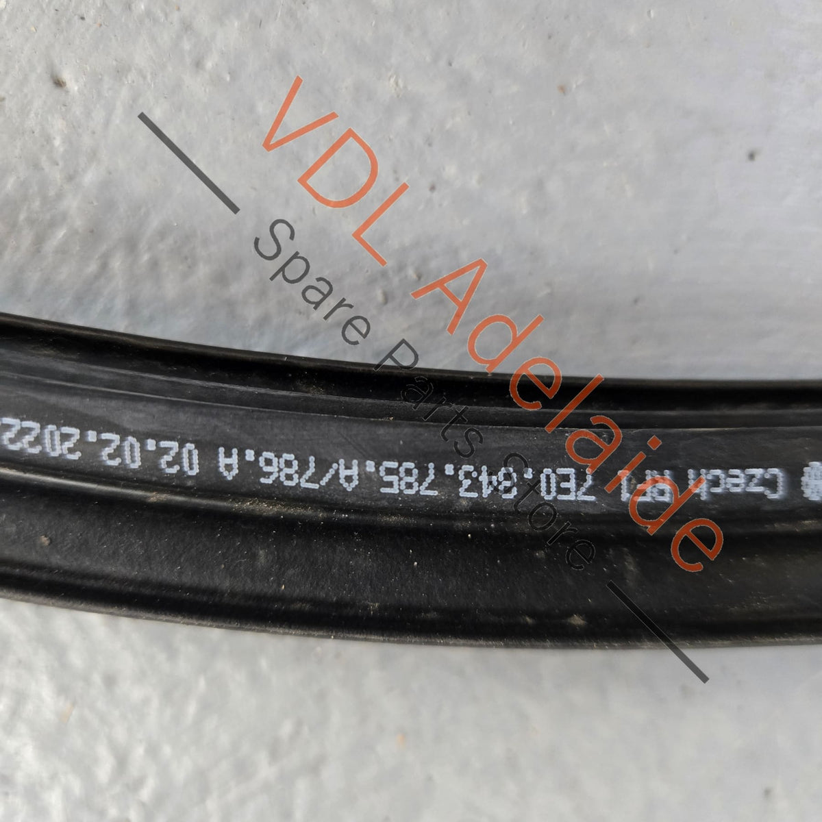 7E0843436C 7H0843436Q   VW Transporter T5 T6 Right Side Door Roller Guide 7H0843436Q 7E0843436C