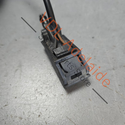 7E0955986A 6E0955986B   VW Transporter T5 T6 Windscreen Washer Nozzle Jet Heated 7E0955986A