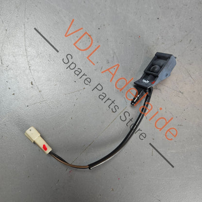 7E0955986A 6E0955986B   VW Transporter T5 T6 Windscreen Washer Nozzle Jet Heated 7E0955986A