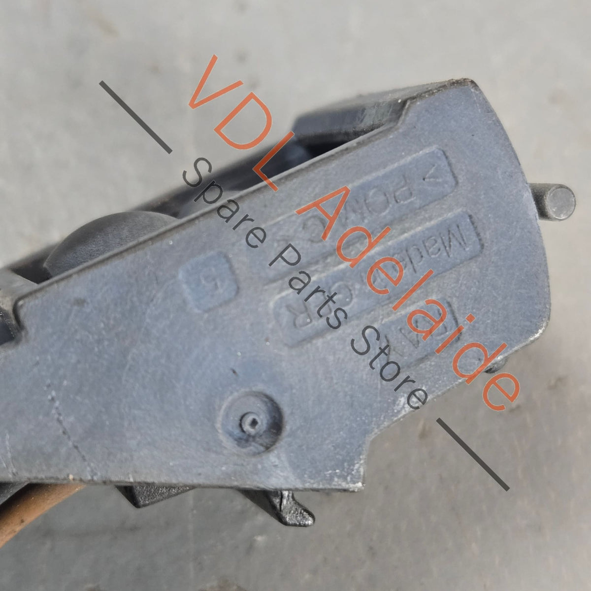 7E0955986A 6E0955986B   VW Transporter T5 T6 Windscreen Washer Nozzle Jet Heated 7E0955986A