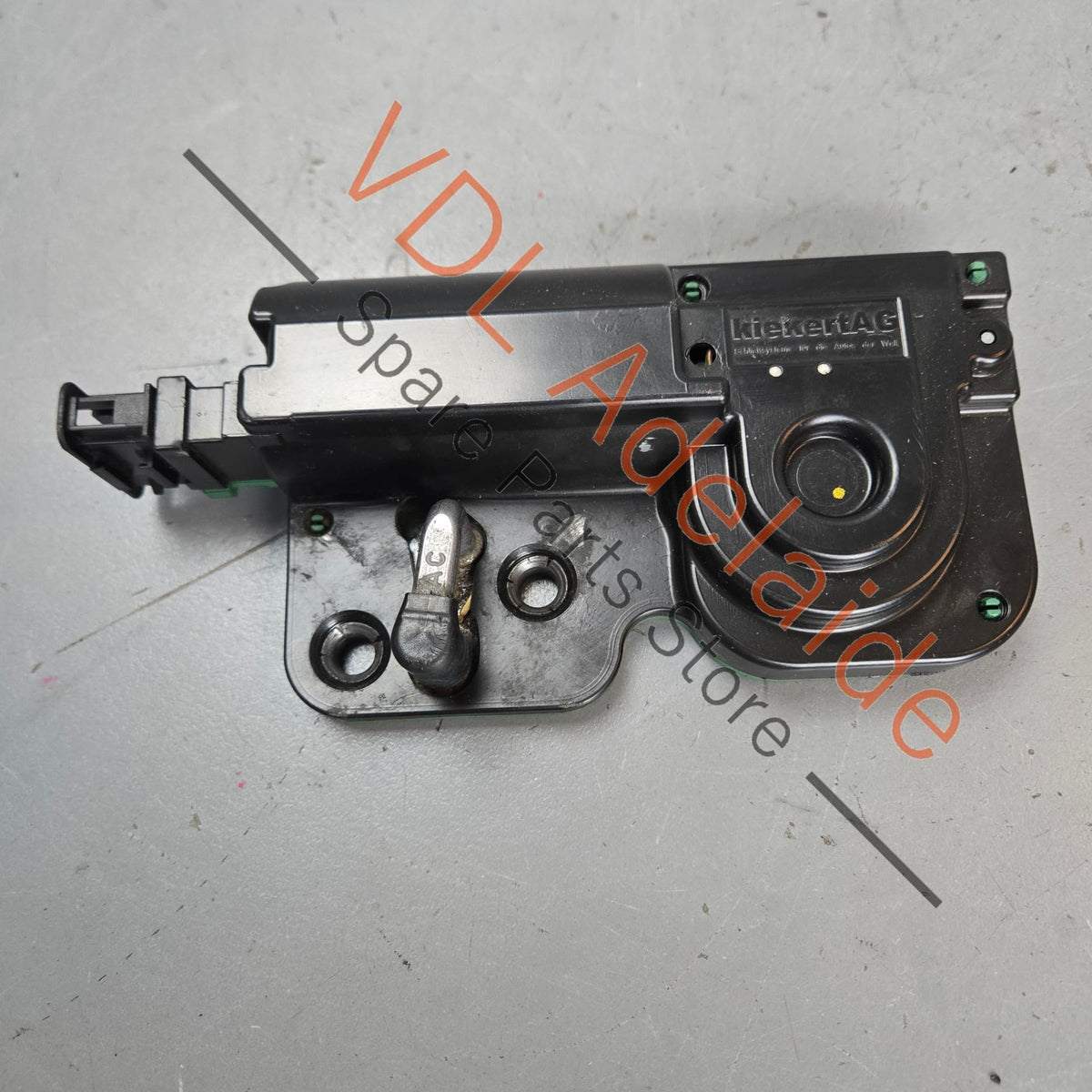 7L0827511E 7E0827511A   Porsche Cayenne Transporter T5 T6 BootStriker Power Lock 7L0827511E 7E0827511A