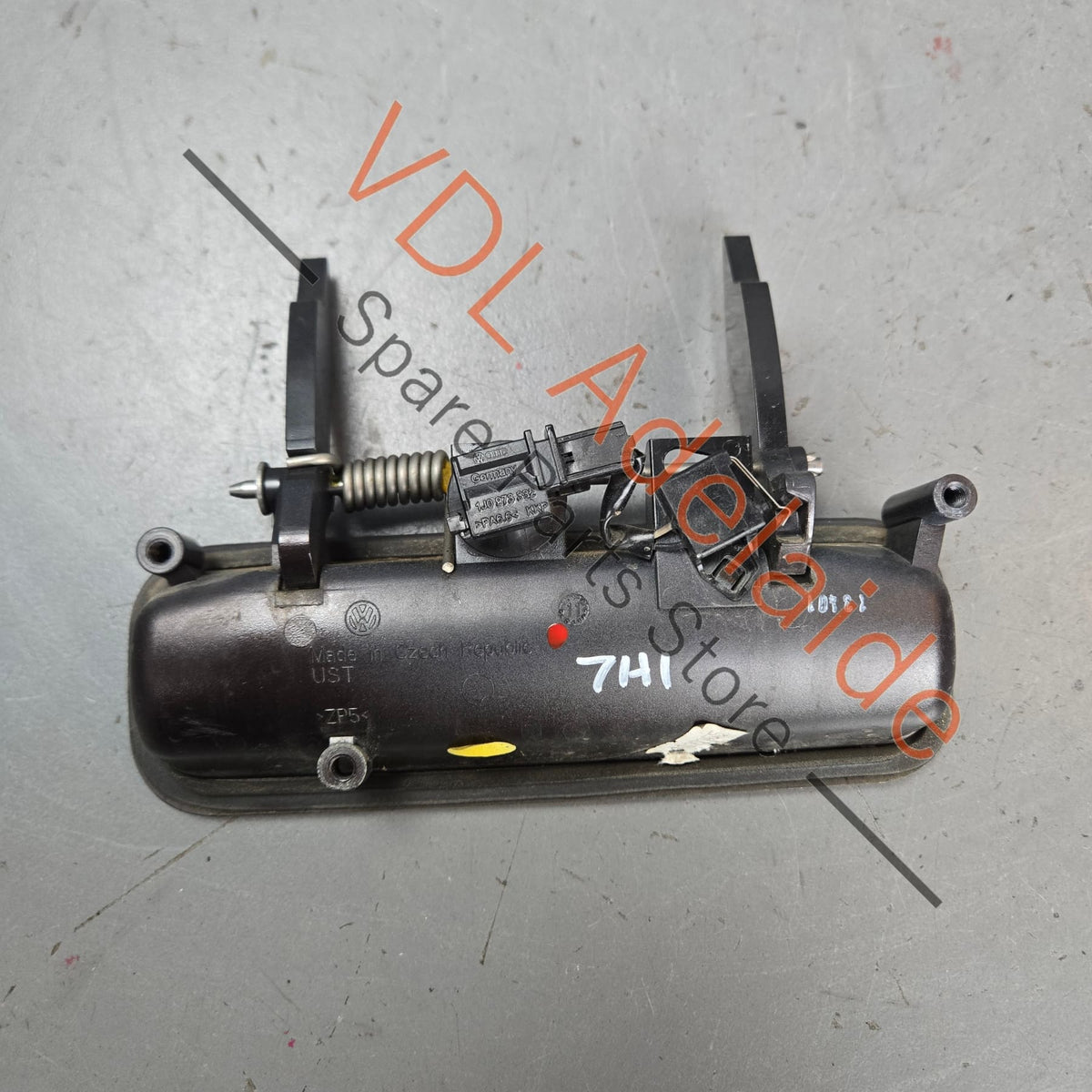 7E5827565D 7E5827565C 7E5827565B  VW Transporter T5 Rear Hatch Door Handle 7E5827565D