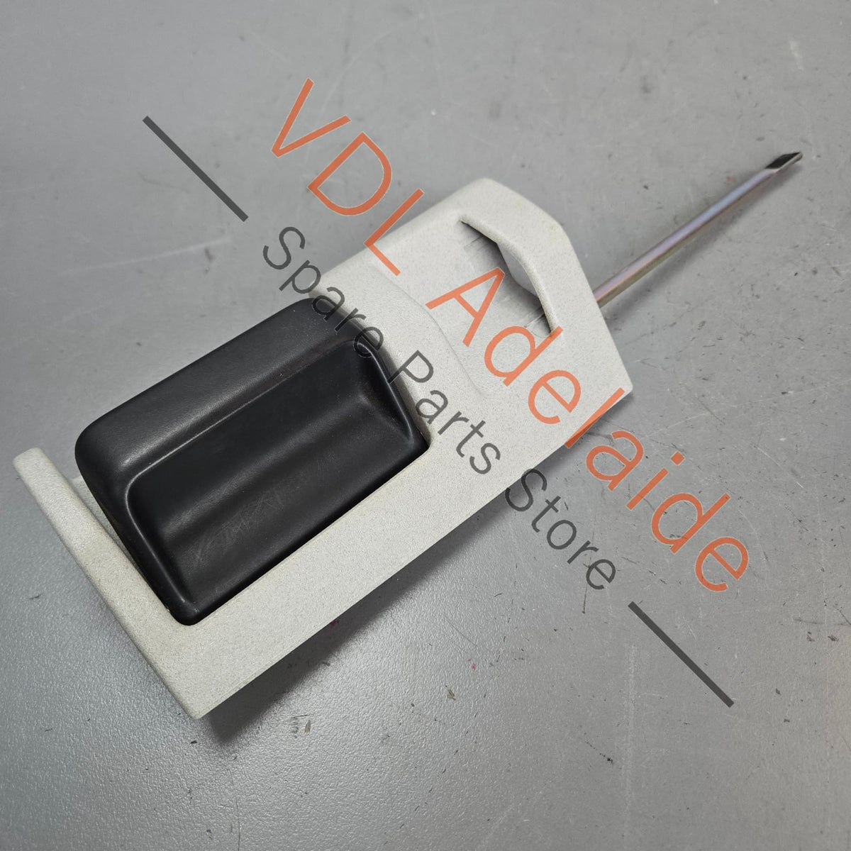 7H0843641 7E0843641C   VW Transporter T5 T6 Inner Left Sliding Door Lock Grip Button 7H0843641 7E0843641C