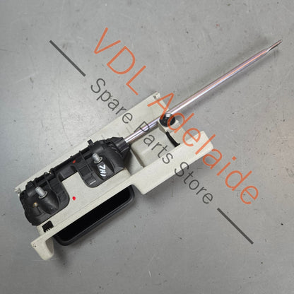 7H0843641 7E0843641C   VW Transporter T5 T6 Inner Left Sliding Door Lock Grip Button 7H0843641 7E0843641C