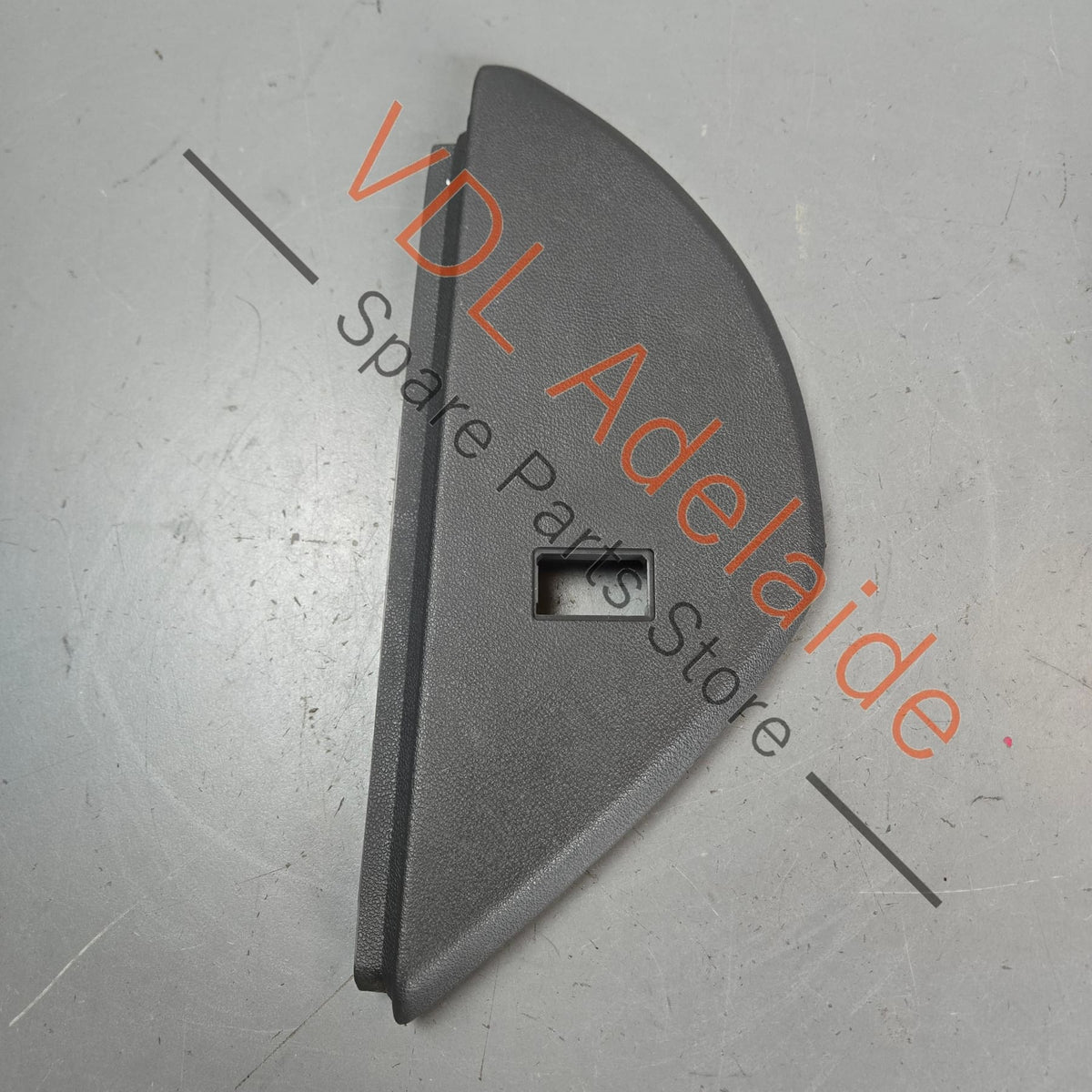 7E2858035    VW Transporter T5 Left Side Dashboard End Fuse Cover Trim 7E2858035
