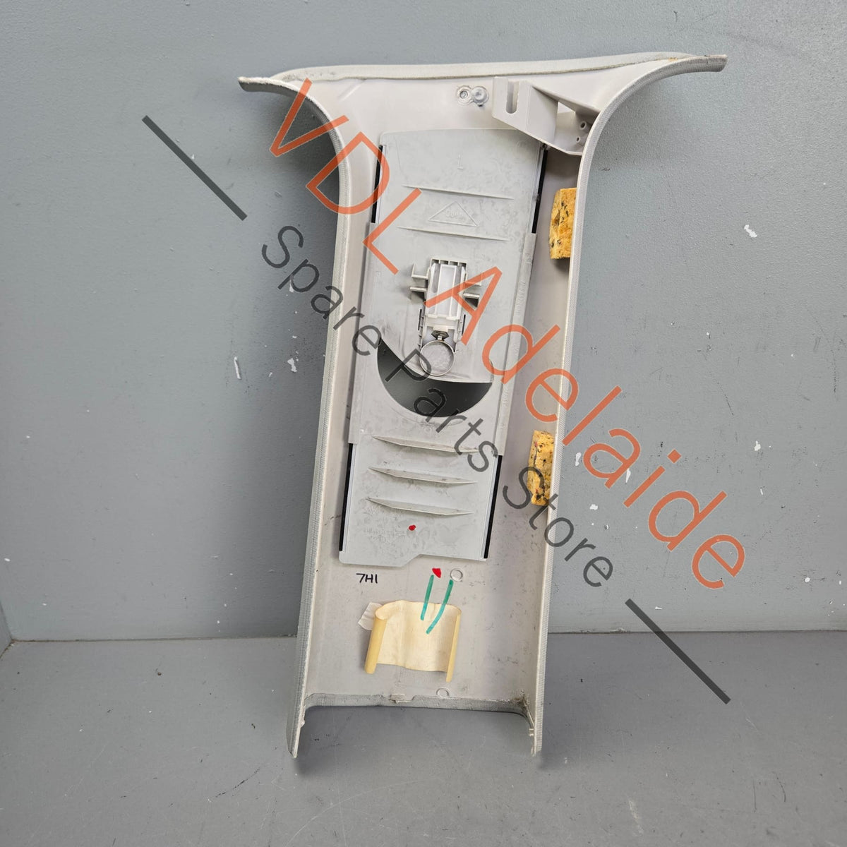 7H5867243AH 7E5867243N   VW Transporter T5 T6 Left Side B Pillar Trim Upper pearl grey fabric