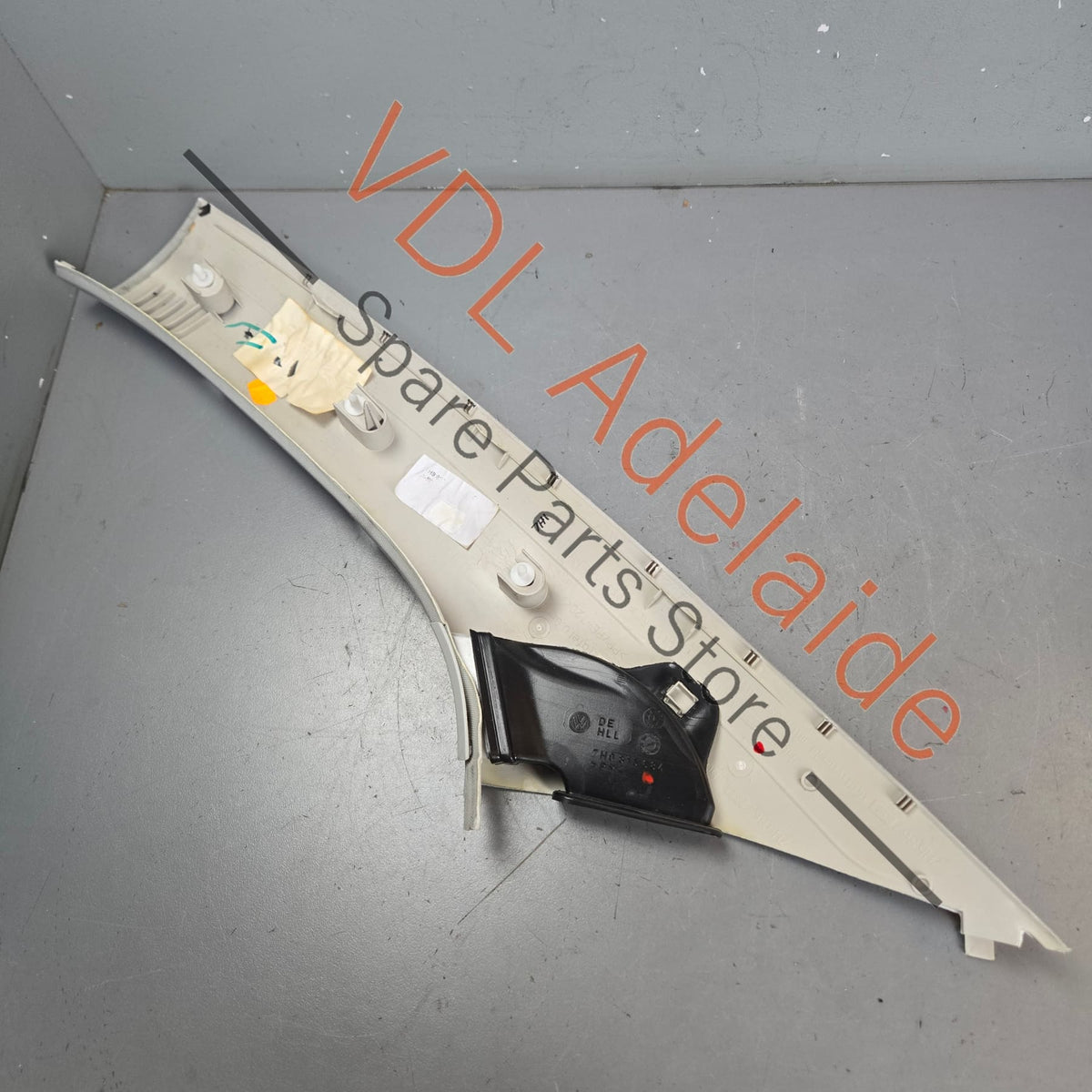 7E6867234    VW Transporter T5 T6 Right Side A-pillar trim pearl grey fabric 7E6867234