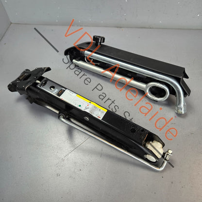 7E0011031 7H0807401   VW Transporter T5 T6 Tow Hook Jack and Tool Spanner set for emergency breakdown spare tyre change