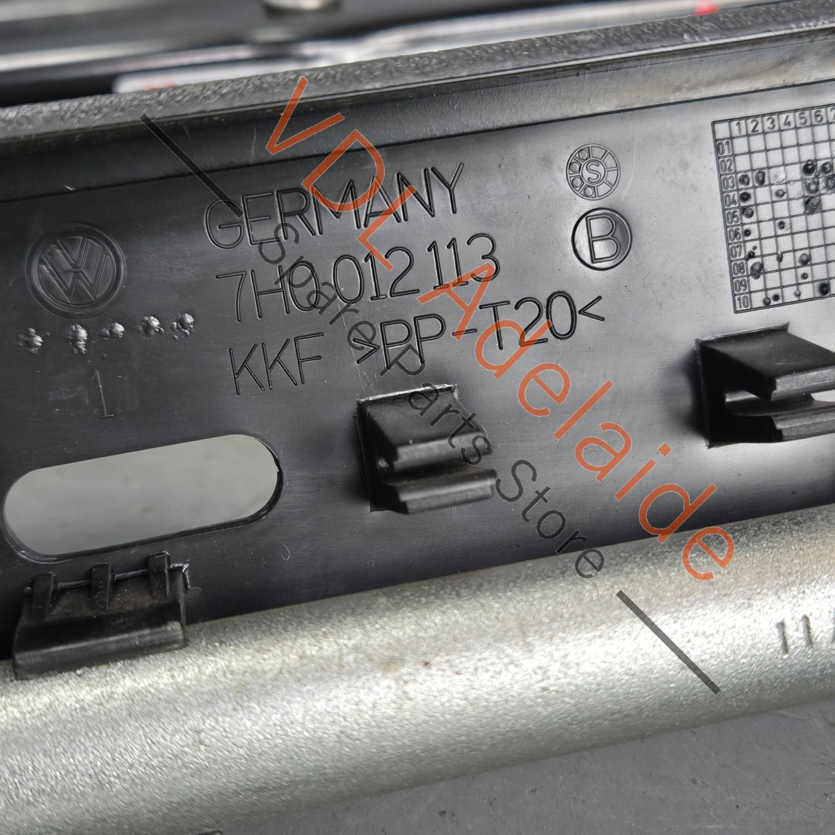 7E0011031 7H0807401   VW Transporter T5 T6 Tow Hook Jack and Tool Spanner set for emergency breakdown spare tyre change