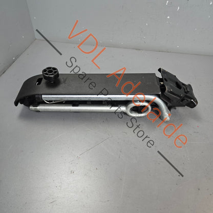 7E0011031 7H0807401   VW Transporter T5 T6 Tow Hook Jack and Tool Spanner set for emergency breakdown spare tyre change