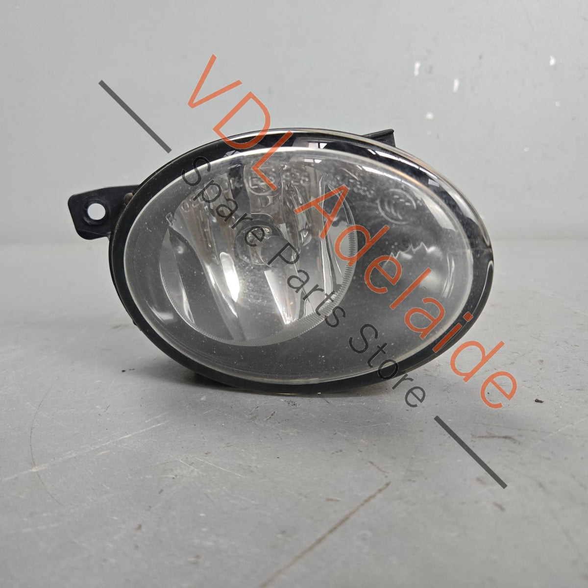 7E0941700B 7E0941700A   VW Transporter T5 T6 Front Right Foglight 7E0941700A 7E0941700B
