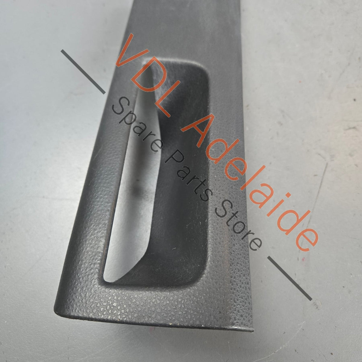 7H6868088 7H6868088Q 7E6868088  VW Transporter Multivan T5 Front Right Door Trim Insert for Switch 7H6868088Q