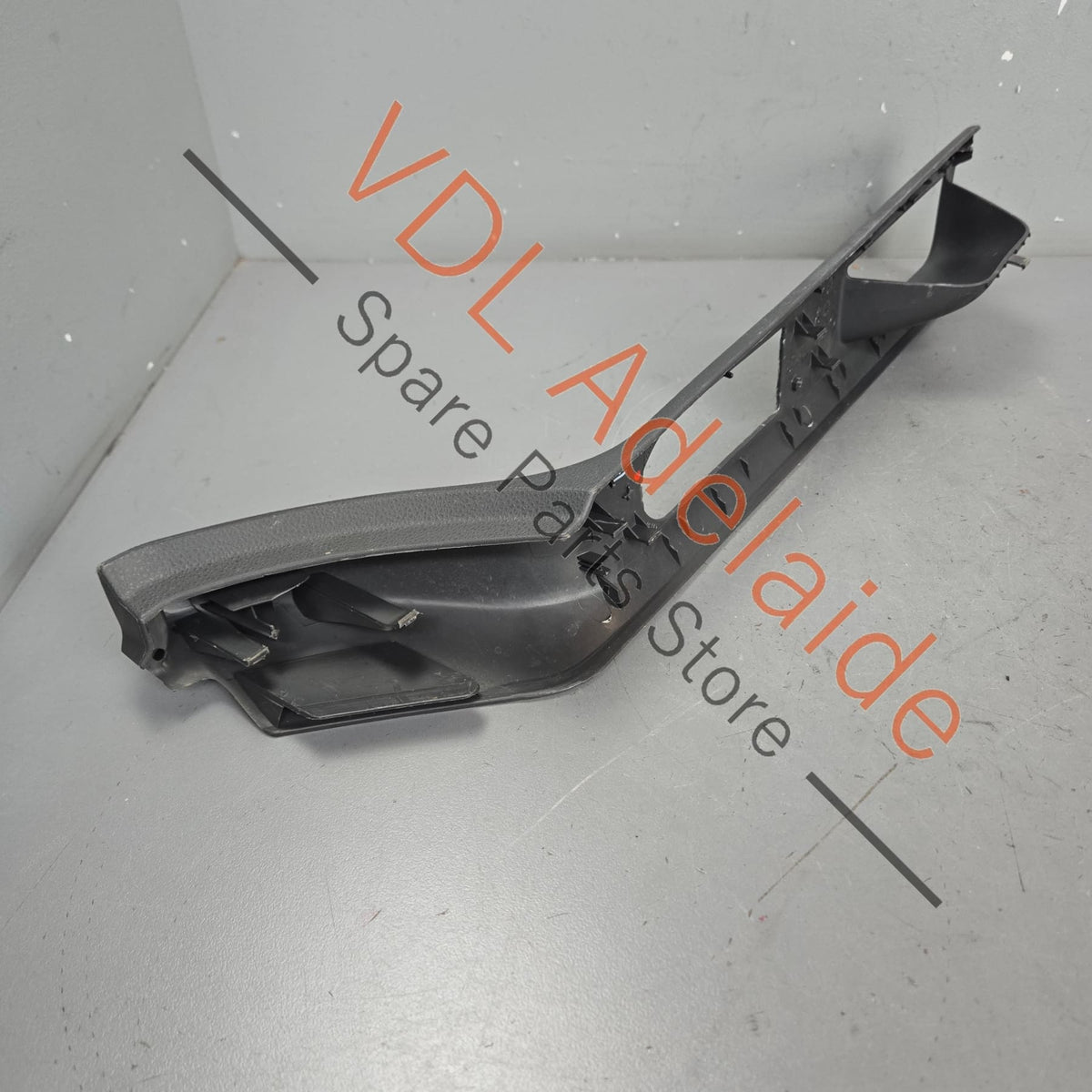 7H6868088 7H6868088Q 7E6868088  VW Transporter Multivan T5 Front Right Door Trim Insert for Switch 7H6868088Q