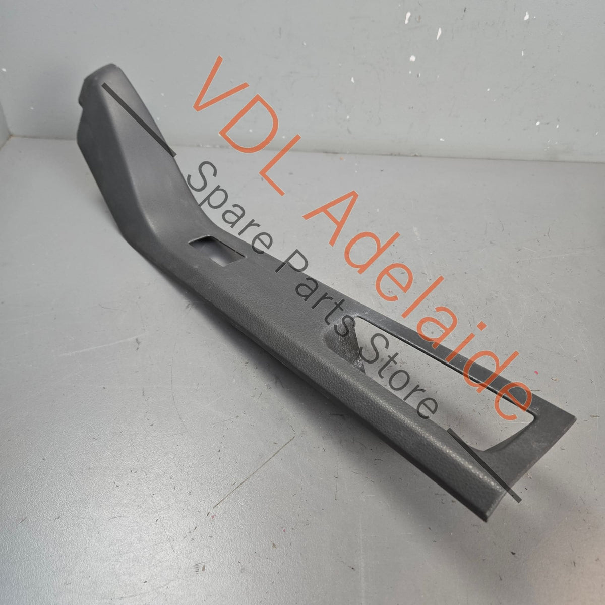 7H6868087 7E686808771N   VW Transporter Multivan T5 Front Left Door Trim Insert for Switch 7H6868087