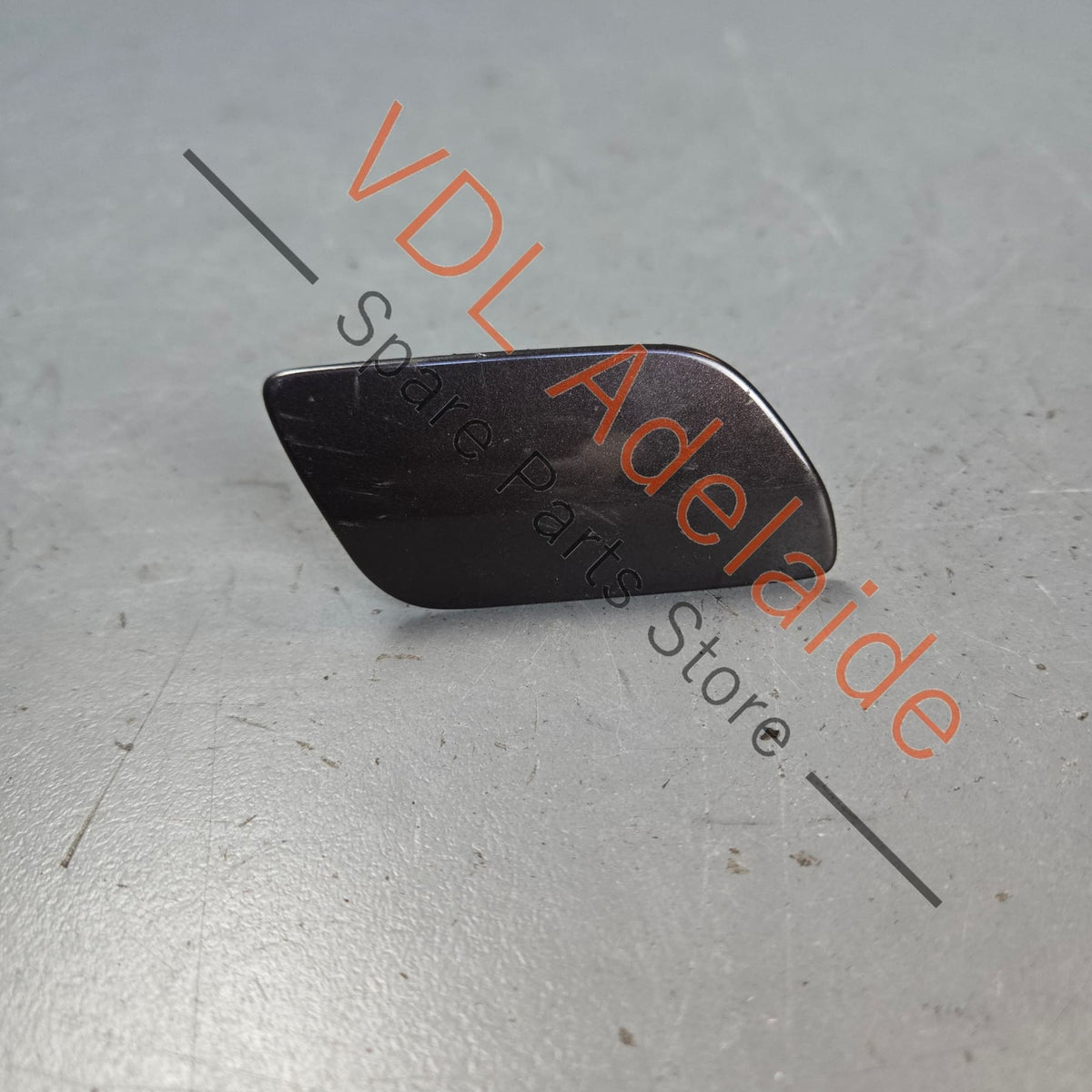 7E5955110    VW Transporter Multivan T5 Right Bumper Headlight Washer Cap Cover 7E5955110