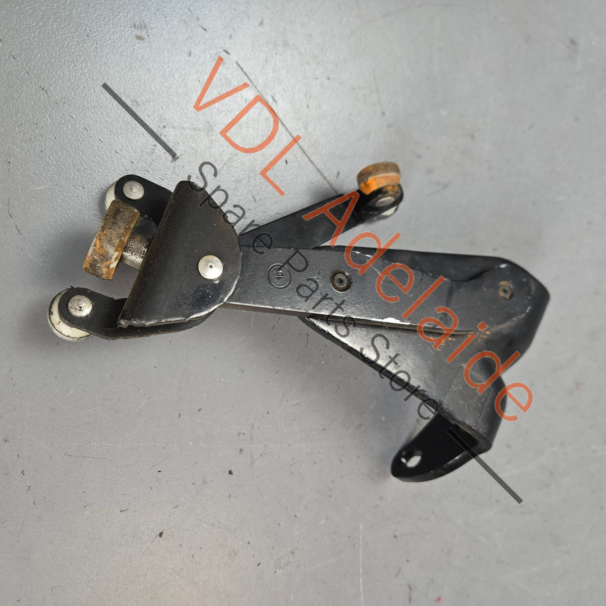 7E0843398H    VW Transporter T5 T6 Right Sliding Door Roller for Electric doors 7E0843398H