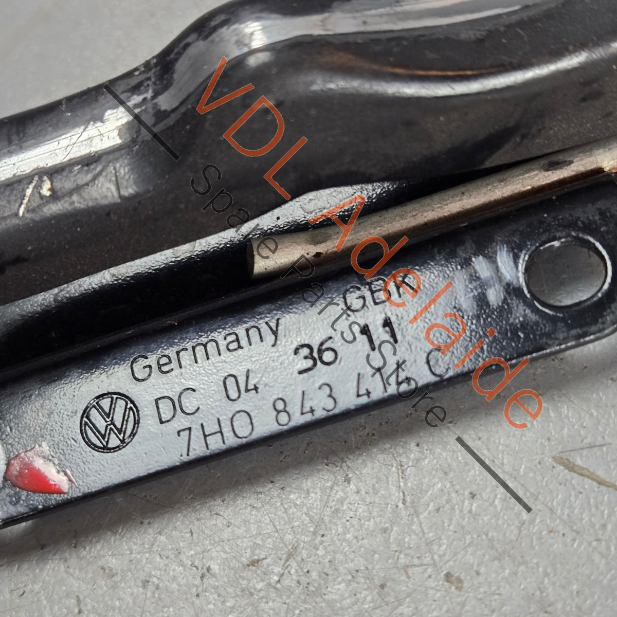 7H0843414C    VW Transporter T5 T6 Right Sliding Door Catch 7H0843414C