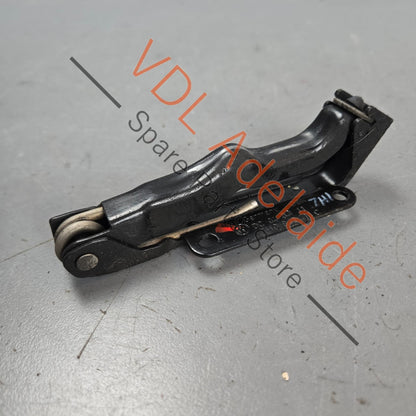 7H0843413C    VW Transporter T5 T6 Left Sliding Door Catch 7H0843413C