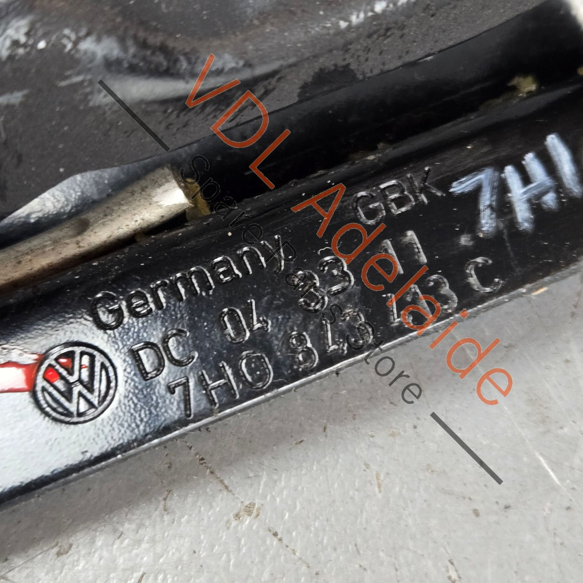 7H0843413C    VW Transporter T5 T6 Left Sliding Door Catch 7H0843413C