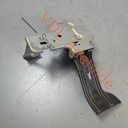 7E0823480    VW Transporter T5 T6 Bonnet Catch 7E0823480