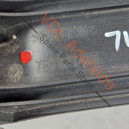 7E0823480    VW Transporter T5 T6 Bonnet Catch 7E0823480