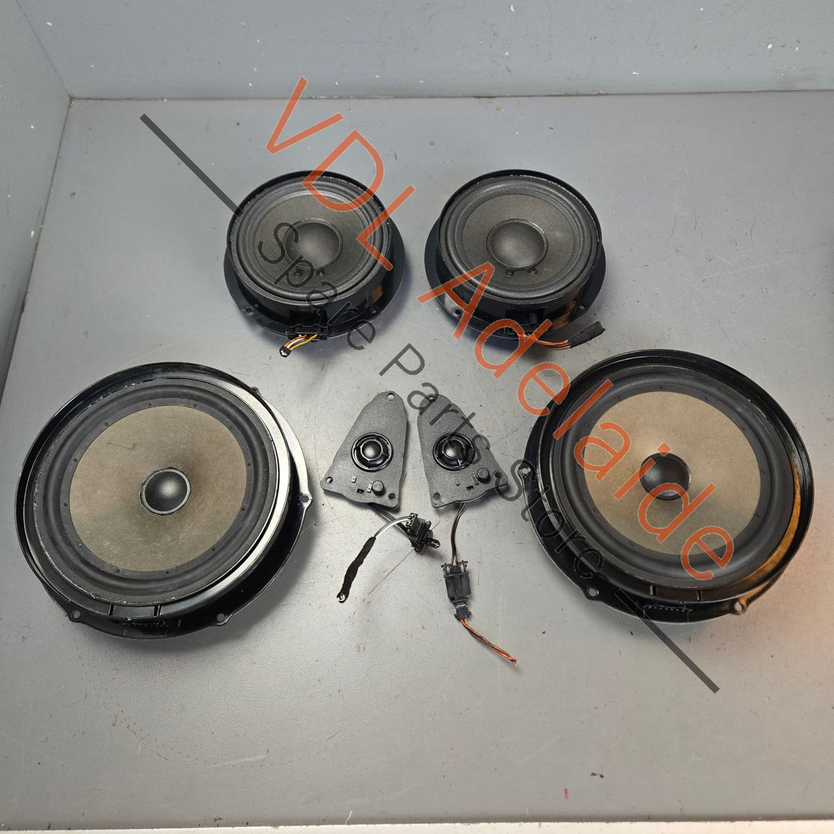7E0035454A 7E0035453B 
7E0035411D  VW Transporter T5 T6 Speaker Set for Highline Models incl Bass & Treble 7E0035454A 7E0035453B