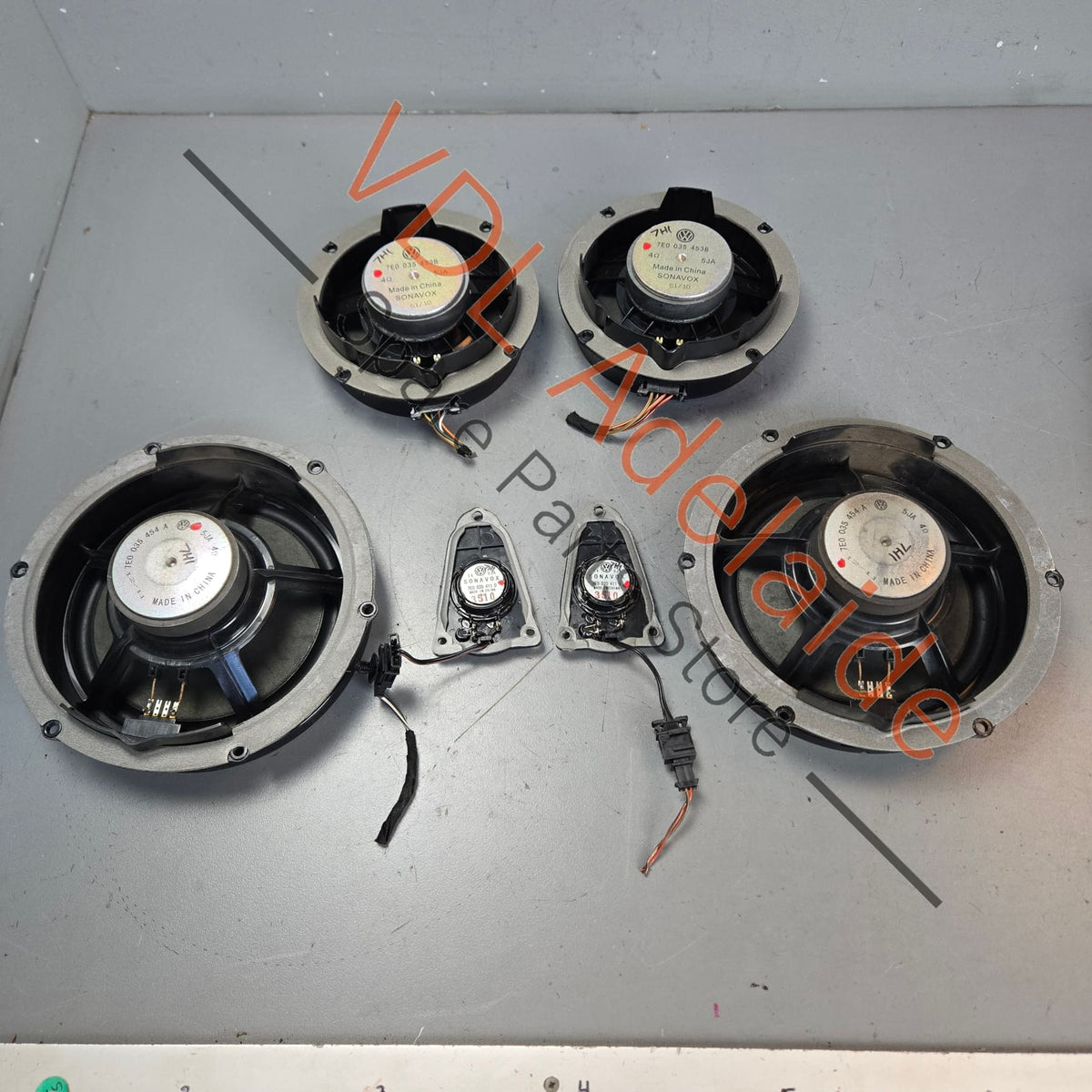 7E0035454A 7E0035453B 
7E0035411D  VW Transporter T5 T6 Speaker Set for Highline Models incl Bass & Treble 7E0035454A 7E0035453B