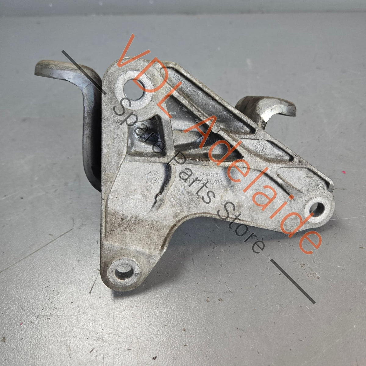 7E0399151A 7LA399151   VW Transporter T5 T6 Left Side Gearbox Mount Bracket 7E0399151A 7LA399151