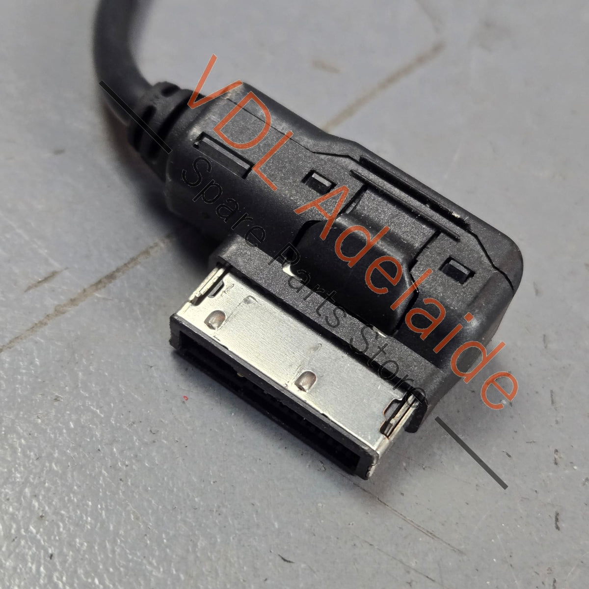 5N0035558    Volkswagen VW Audio Media In Aux Connection Cable USB 5N0035558