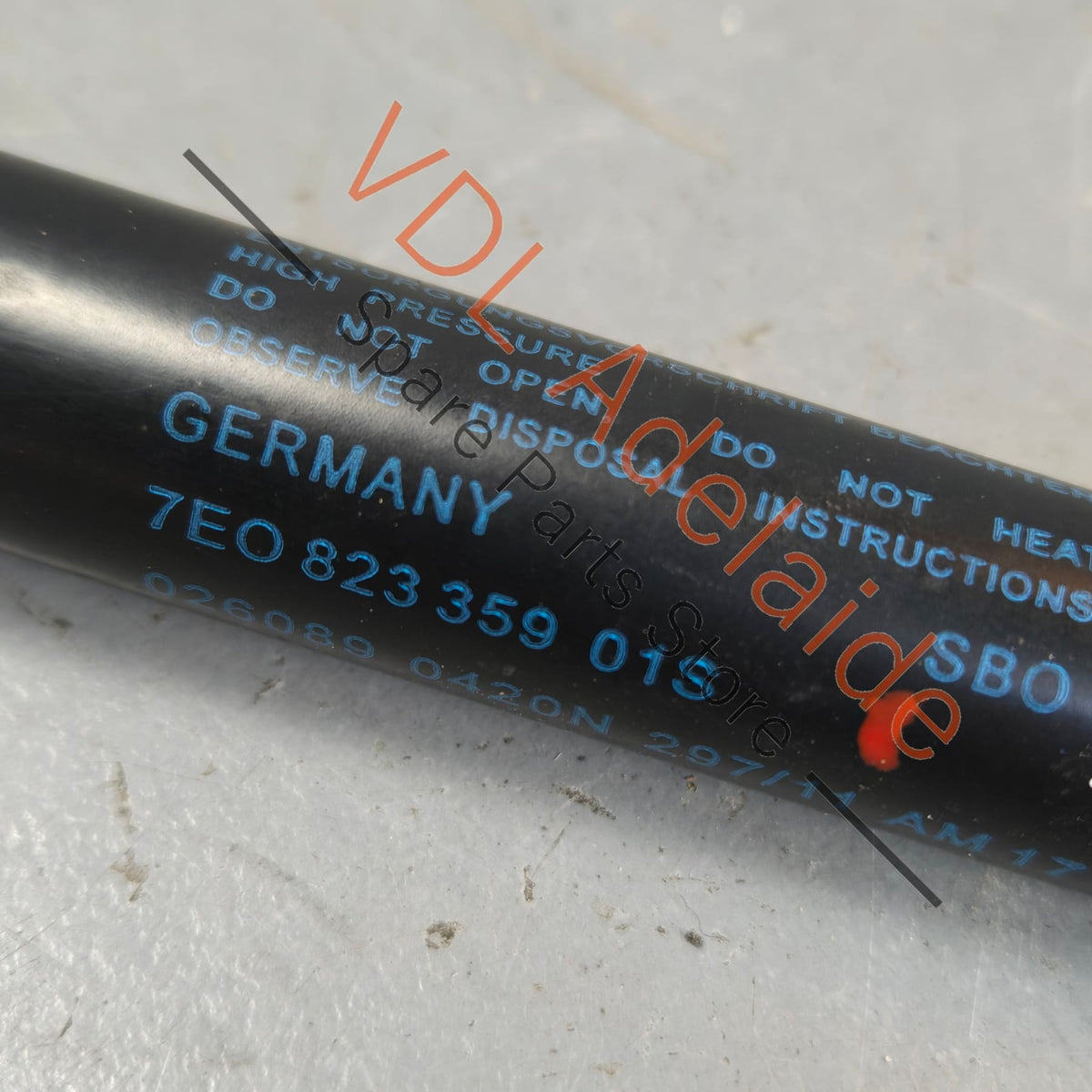 7E0823359    VW Transporter T5 T6 Bonnet Strut Gas 7E0823359