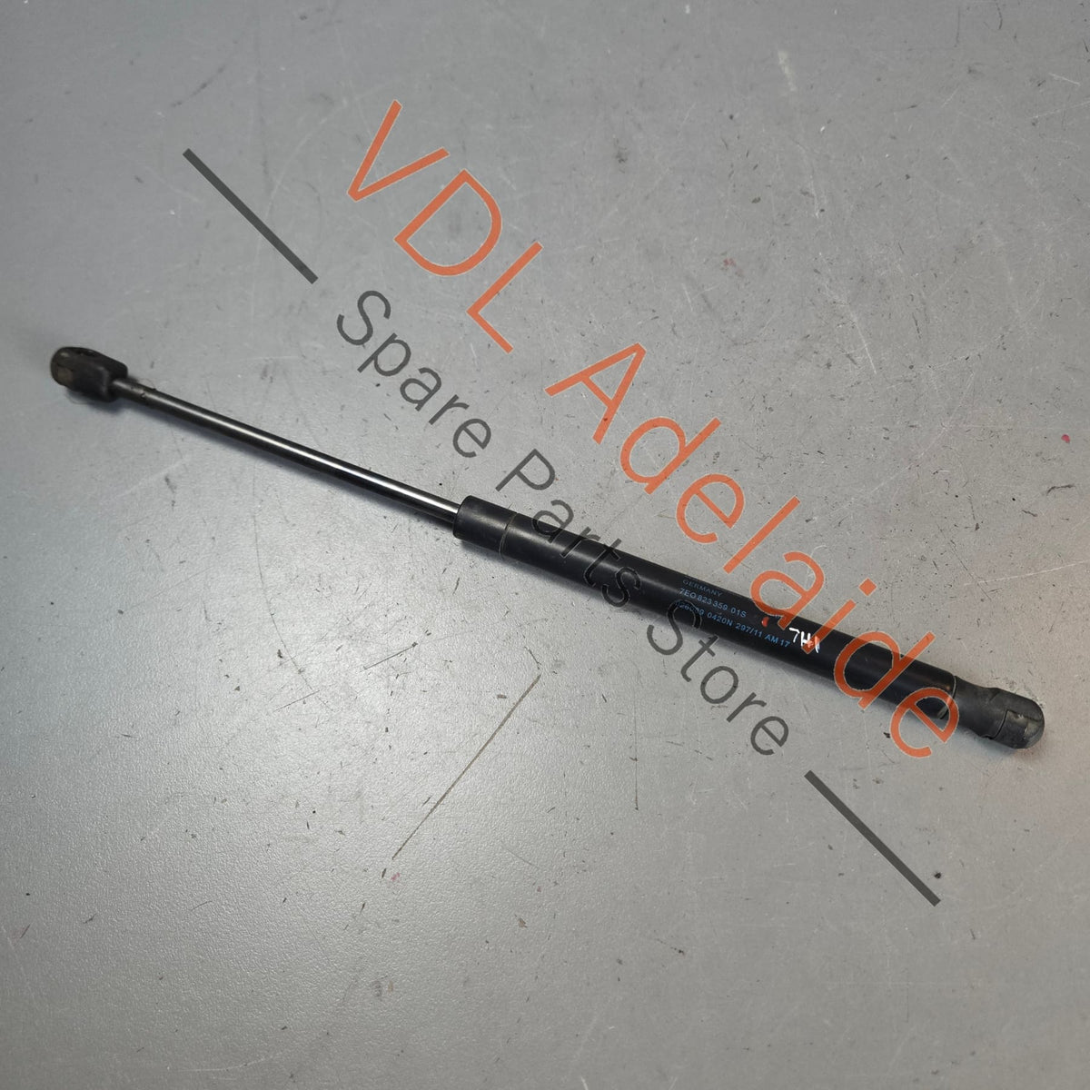 7E0823359    VW Transporter T5 T6 Bonnet Strut Gas 7E0823359