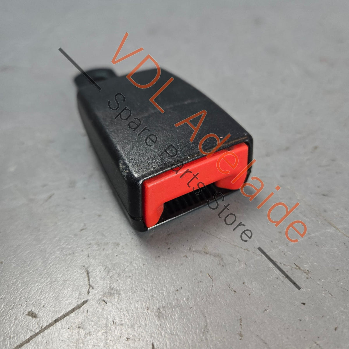 7H5857739D    VW Transporter T5 T6 2nd Row Seat Belt Buckle Latch 7H5857739D