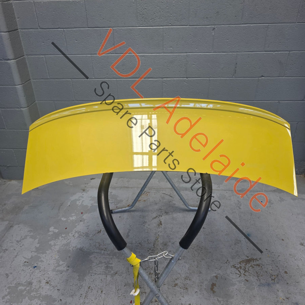 8Y5827025 8Y5827933 Audi A3 8Y Sedan Bootlid Trunk Panel Python Yellow R1 / X1W