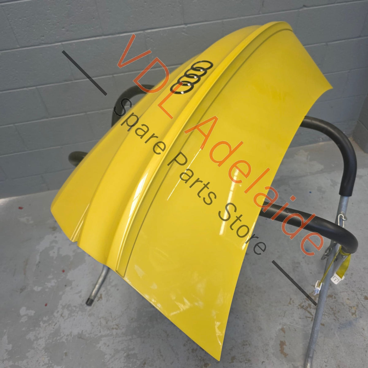 8Y5827025 8Y5827933 Audi A3 8Y Sedan Bootlid Trunk Panel Python Yellow R1 / X1W