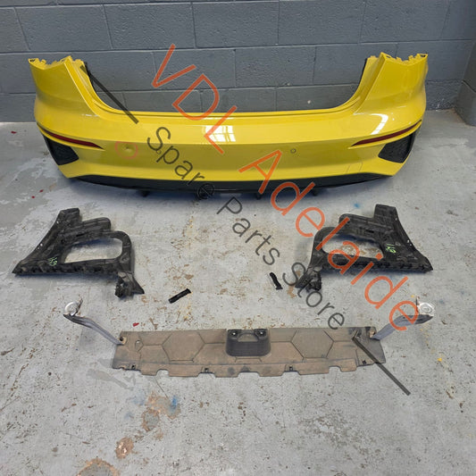 8Y5807067E 8Y5807434C Audi S3 8Y Sedan Rear Bumper Cover Assembly With Diffuser Python Yellow R1 / X1W