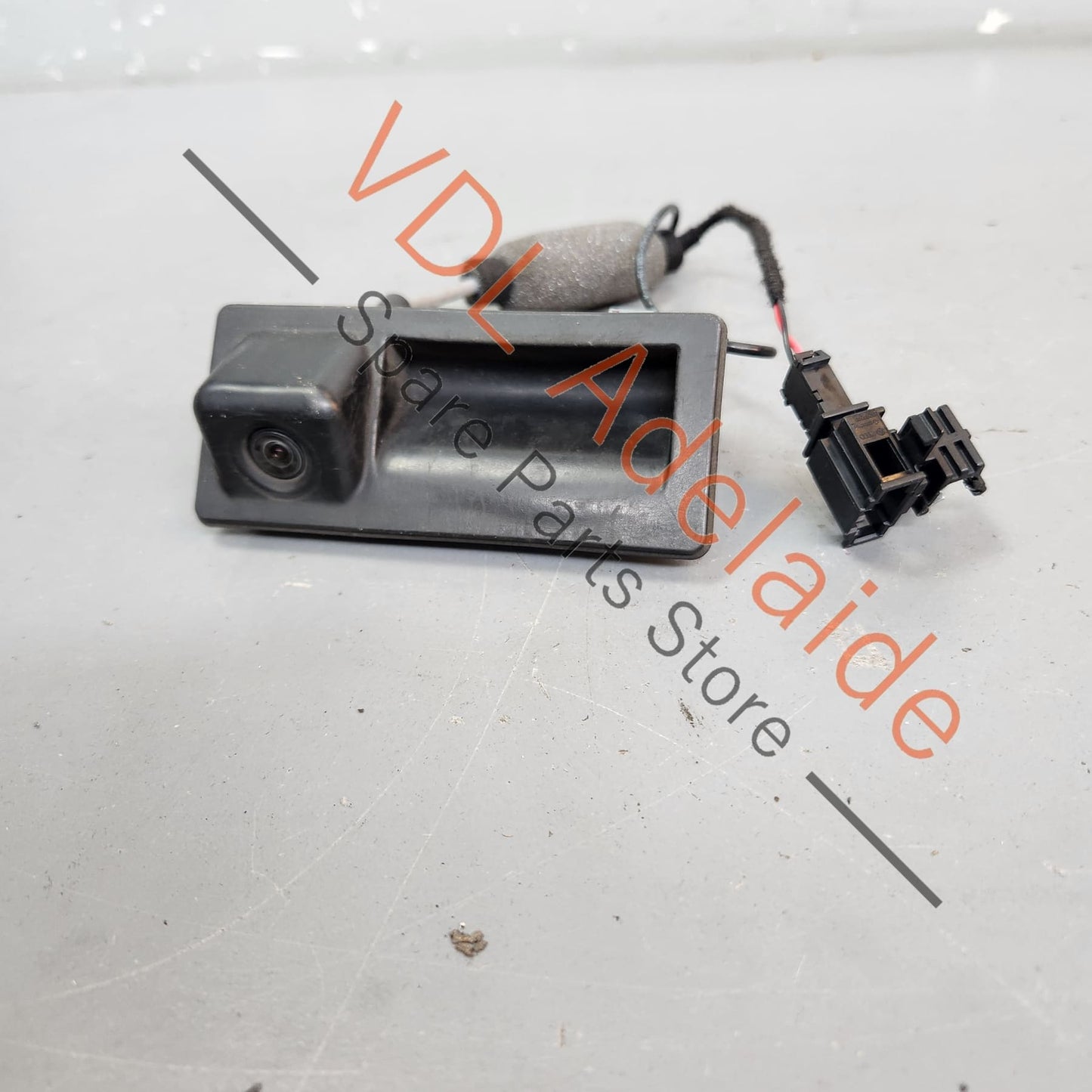 5N0827566AA    Audi A4 B8 8K Genuine OEM Reverse Camera Tailgate Boot Switch 5N0827566AA