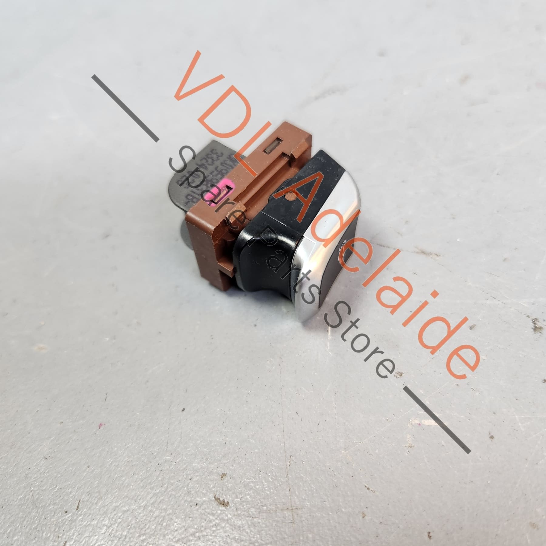 8K0959831B 8K0959831BV10   Audi A4 B8 8K Interior Switch for Boot Rear Lid Lock Release Open 8K0959831B