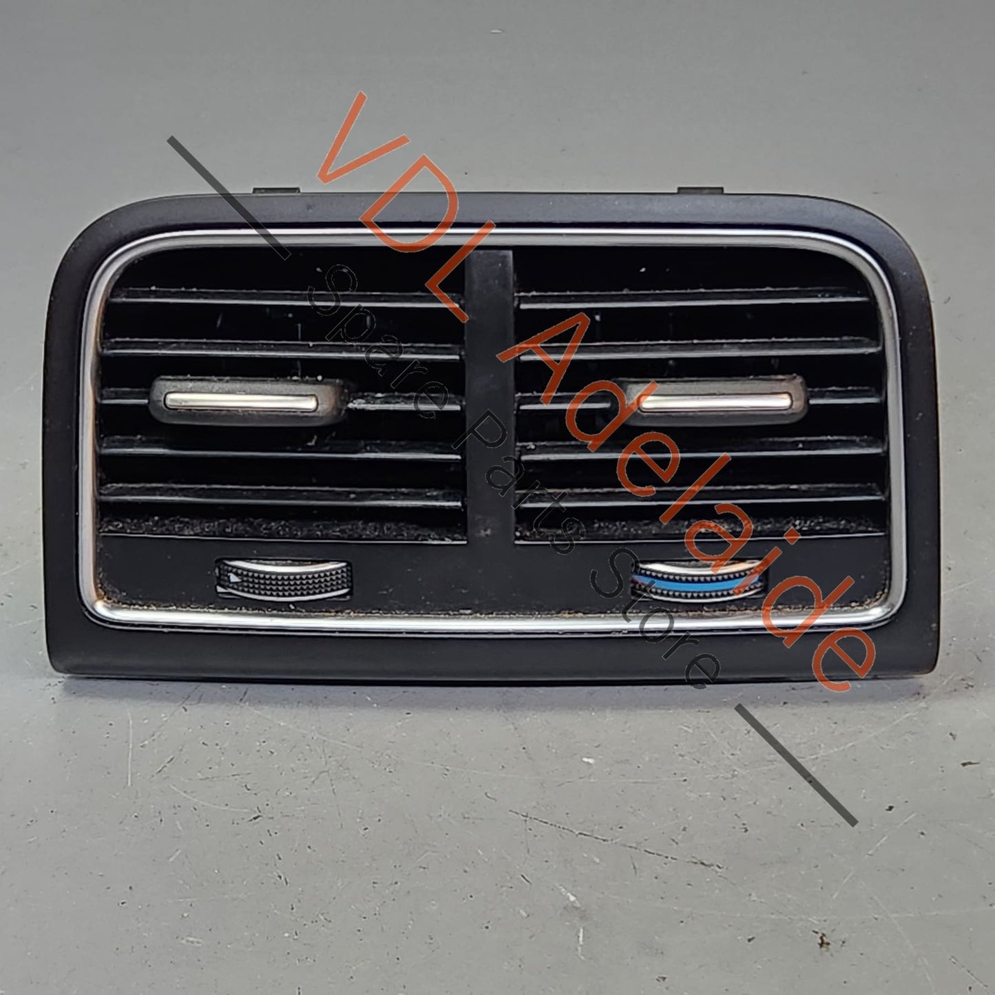 8K0819203J 8K0819203JWVF   Audi A4 B8 8K Rear Centre Console Air AC Vent Grille 8K0819203J