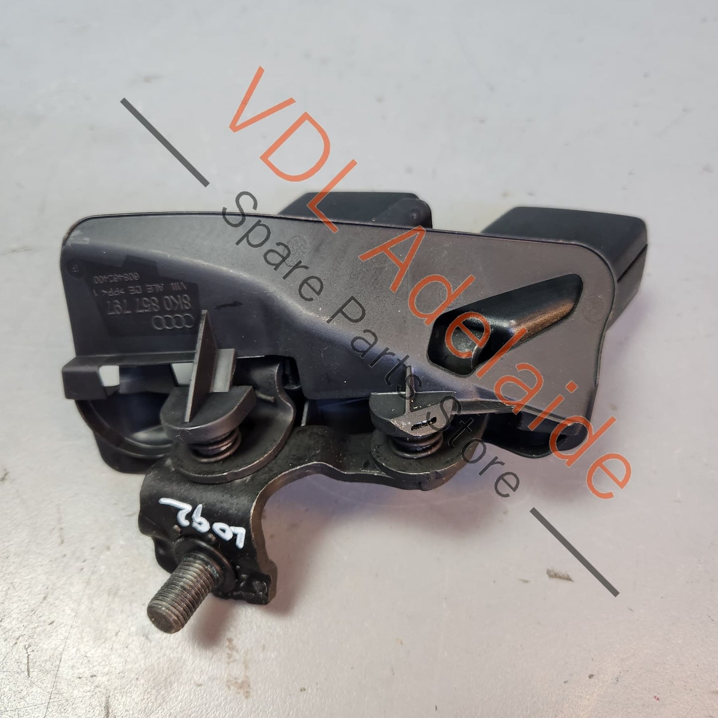 8K0857739AE 8K0857739AE01C   Audi A4 B8 8K Rear Seat Safety Belt Double Buckle Latch Catch Left Centre 8K0857739AE