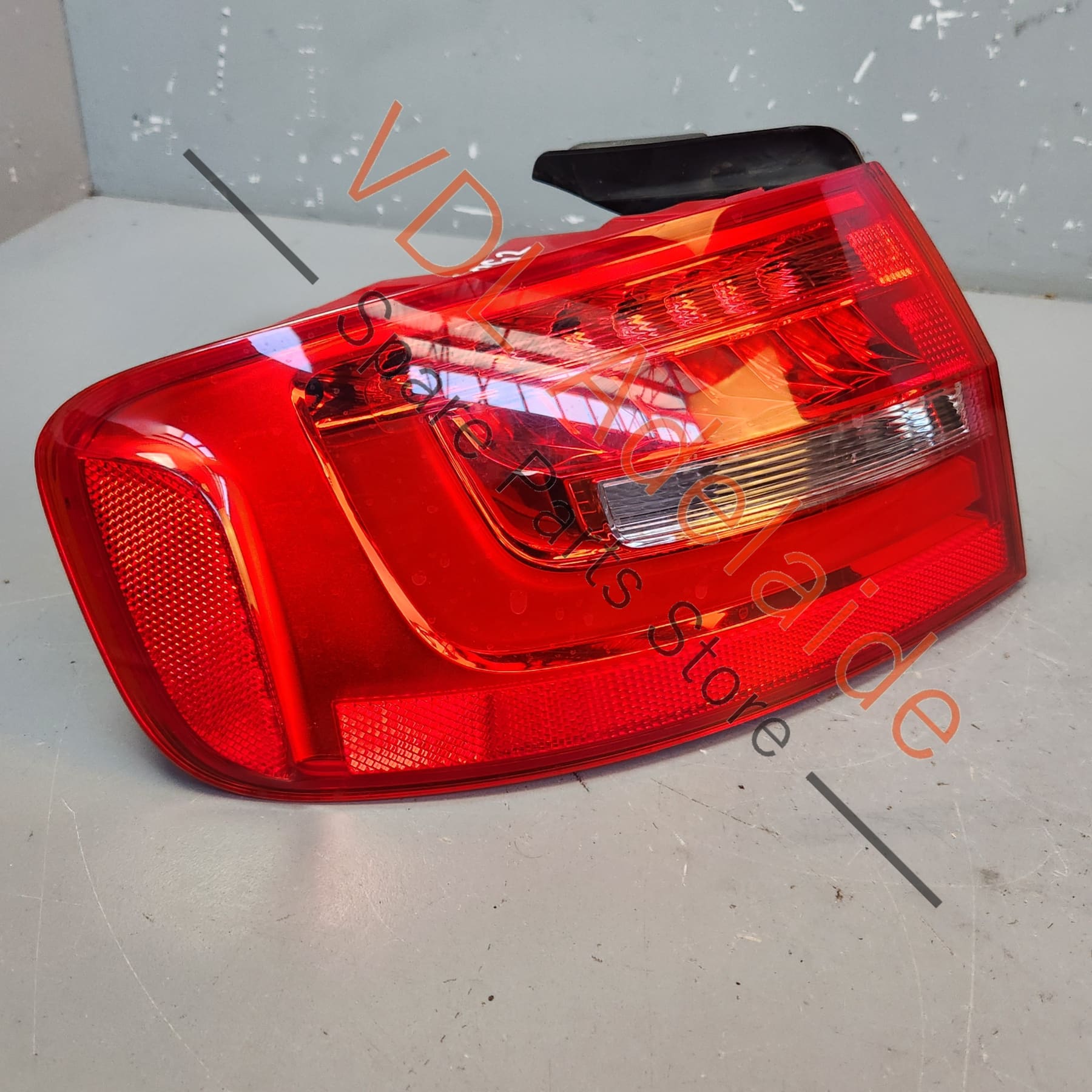 8K5945095AC    Audi A4 B8 8K LED Rear Tail Light Sedan Left Outer 8K5945095AC