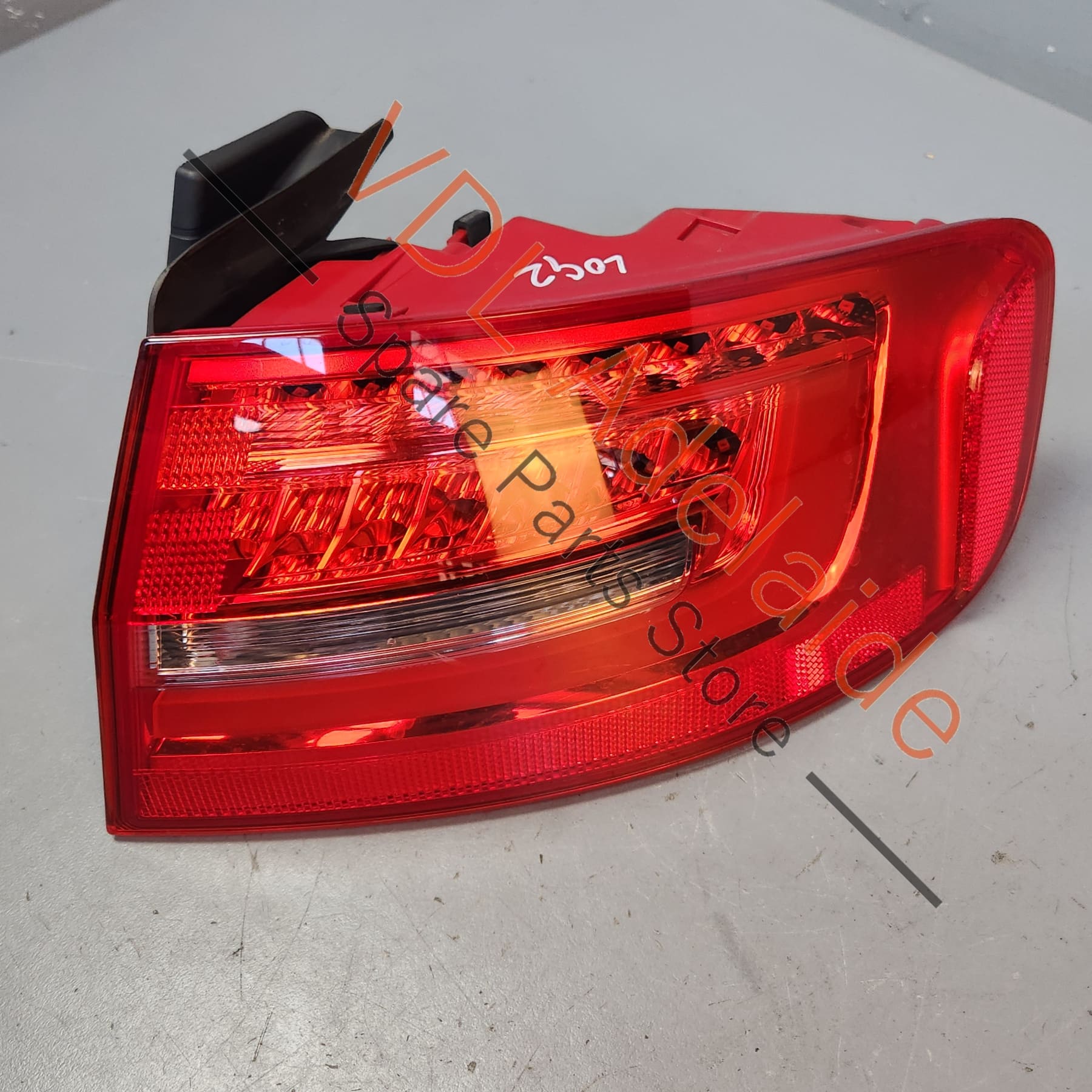 8K5945096AC    Audi A4 B8 8K LED Rear Tail Light Sedan Right Outer 8K5945096AC