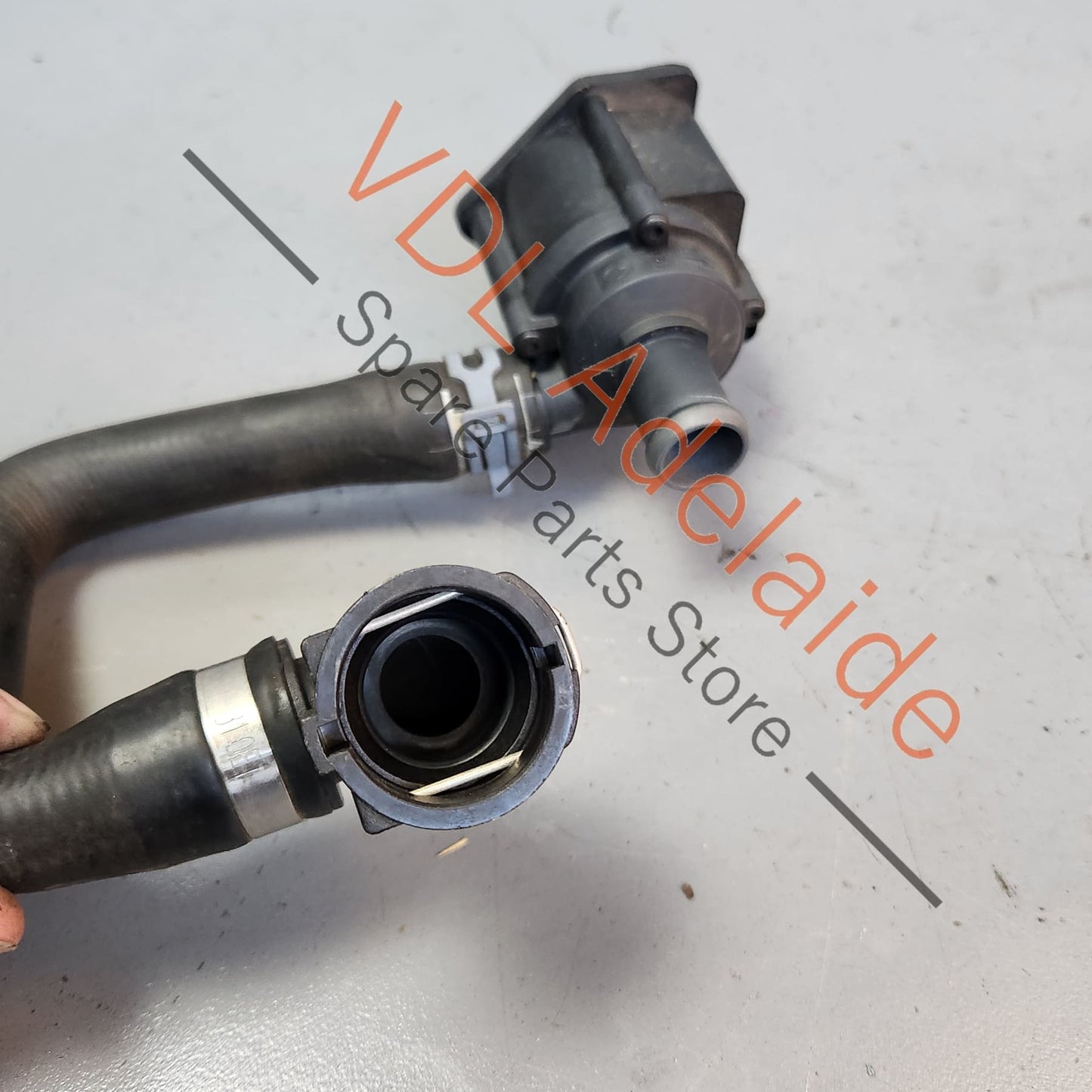 8K0819332G 06H121601M   Audi A4 B8 8K Heating Hose Pipe Coolant Pump 8K0819332G 06H121601M