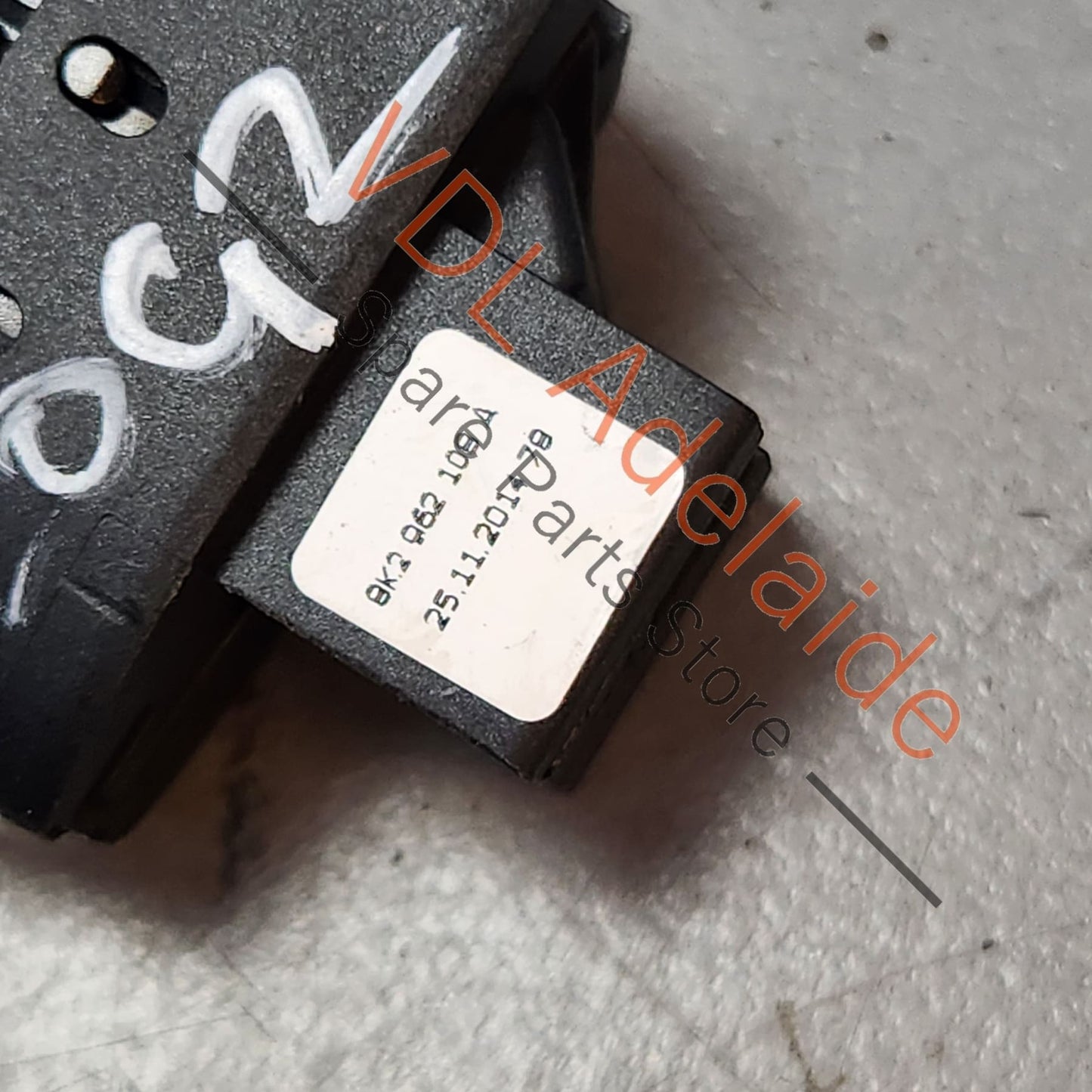 8K2962108A 8K2962108AV10   Audi A4 B8 8K Central Locking Lock Switch for Driver Door RHD 8K2962108A